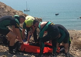 Mueren cinco inmigrantes en patera que intentaban llegar a la costa de Almería