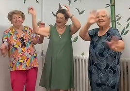 El divertido baile de unos abuelos de Córdoba como terapia al Alzheimer: «Siempre dispuestos para la fiesta»