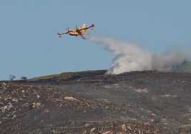La Junta mantiene la alerta por el incendio de Zahara, que se da por estabilizado