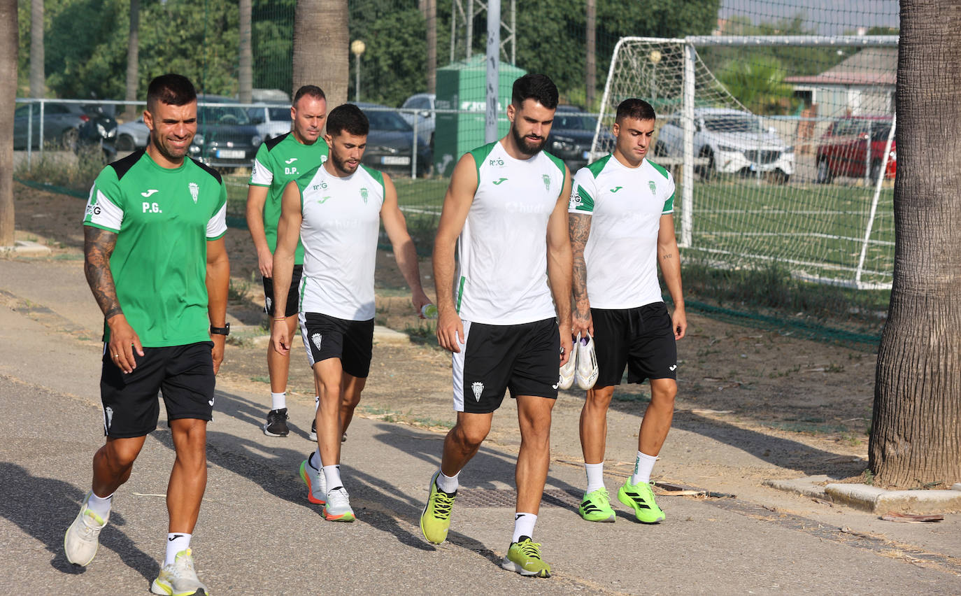 Las imágenes del Córdoba CF preparando ya su debú liguero en Gijón