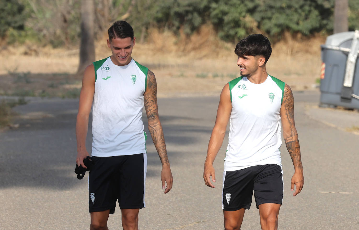 Las imágenes del Córdoba CF preparando ya su debú liguero en Gijón