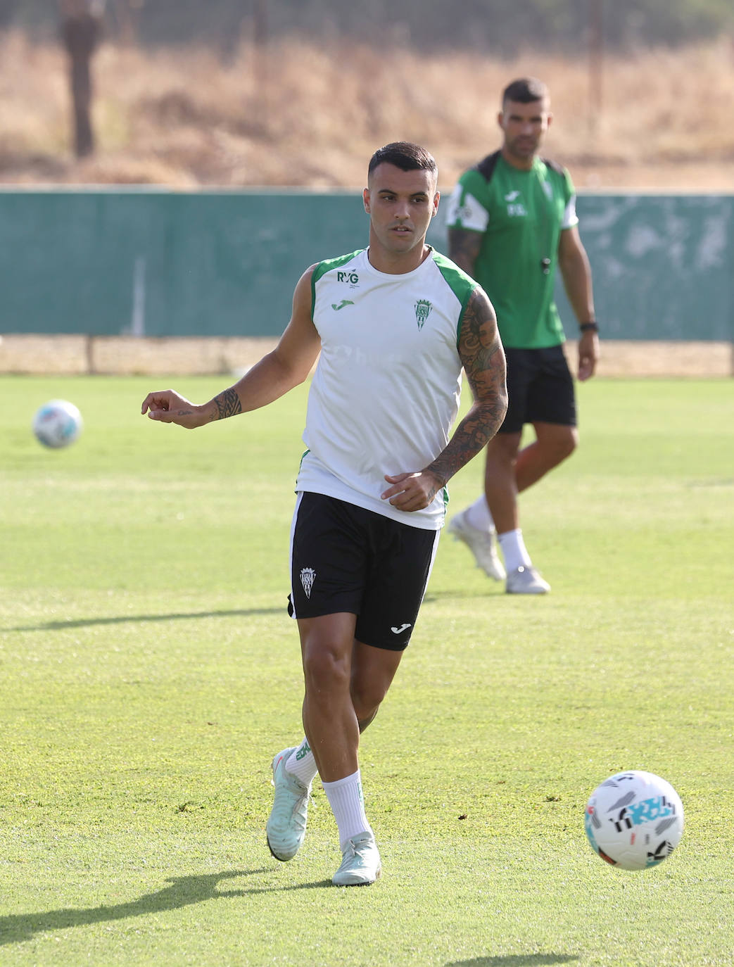 Las imágenes del Córdoba CF preparando ya su debú liguero en Gijón