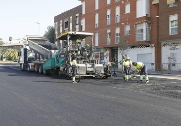 Urbanismo acelera el fin de las obras en la avenida de Trassierra: asfaltado nuevo y carril bici