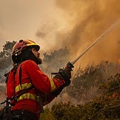 El fuego avanza sin control en Orense: cinco grandes incendios activos arrasan 10.000 hectáreas