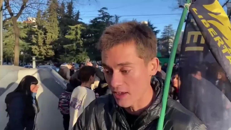 Milei utiliza el "Kirchnerismo nunca más" como bandera de la campaña de su partido