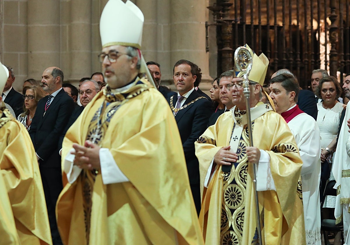 Procesión litúrgica de entrada al inicio de la celebración litúrgica