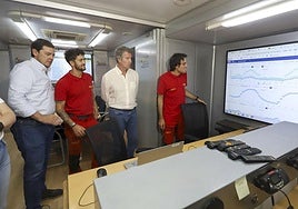 Feijóo pide la movilización de más medios del Ejército contra los incendios y «olvidarse de la política cutre de los tuits groseros»