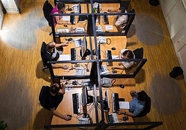 La Junta mantendrá el teléfono de denuncias de violencia intrafamiliar: «Si salva una sola vida, merece la pena»