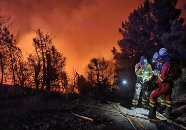 Heridos cuatro miembros de la UME en el incendio de Yeres, en León