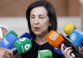 La ministra de Defensa asegura que los incendios de España «no se pueden extinguir» y que «la prioridad es salvar vidas»