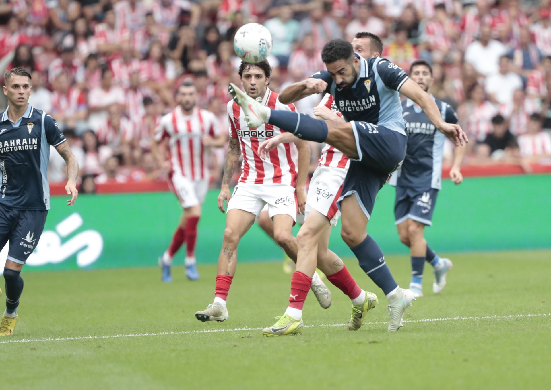 La derrota del Córdoba en Gijón, en imágenes