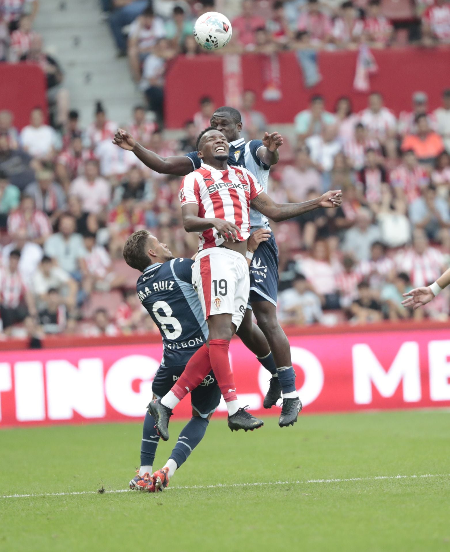 La derrota del Córdoba en Gijón, en imágenes