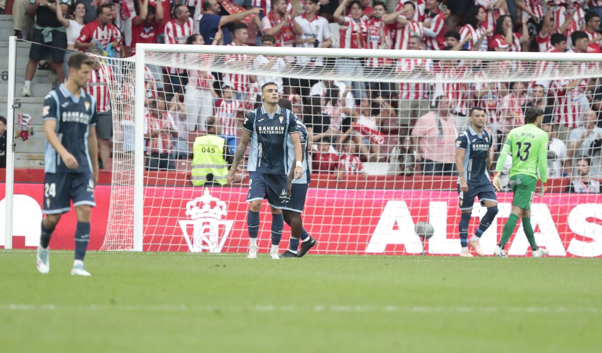 La derrota del Córdoba en Gijón, en imágenes