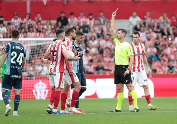 Las jugadas polémicas del Sporting - Córdoba CF: un agarrón y otro penalti anulado en el VAR