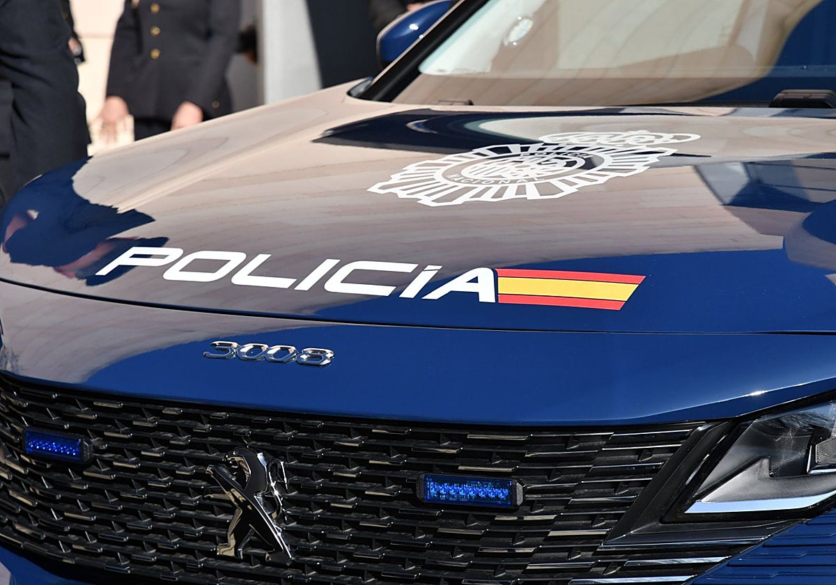 Un vehículo policial