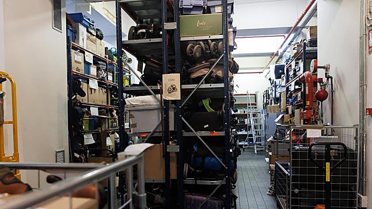 El interior de la Oficina de Objetos Perdidos del Ayuntamiento de Madrid