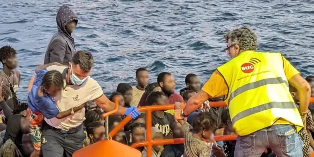 Trasladan a la Península al tercer grupo de menores inmigrantes