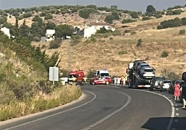 Choque frontal grave en la A-339 en Cabra: una persona mayor y un bebé entre los cinco heridos