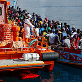 Canarias denuncia la «irresponsabilidad e insolidaridad» de Baleares por pedir suspender el reparto de menores