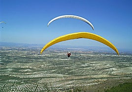 Muere un hombre mientras hacía parapente en la ciudad granadina de Loja