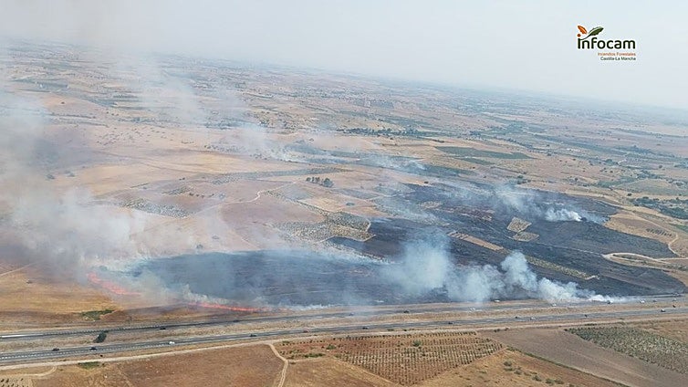 Desciende a nivel cero el incendio forestal en Las Ventas de Retamosa y se restablece la circulación por la TO-1836