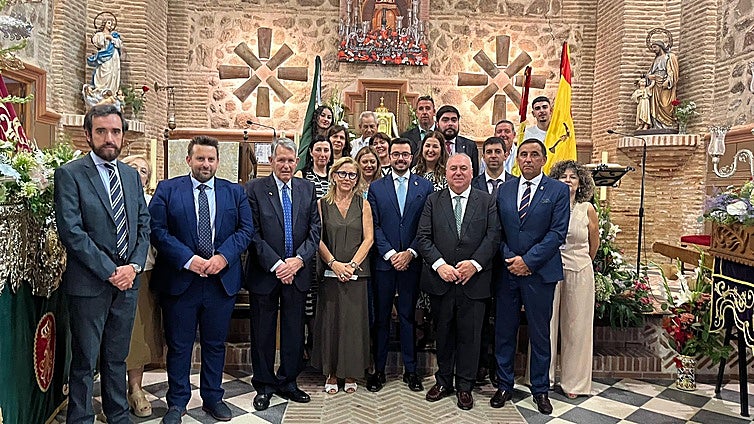 Layos celebra la misa en honor a la Virgen del Rosario y este domingo la  procesión del Cristo del Buen Camino