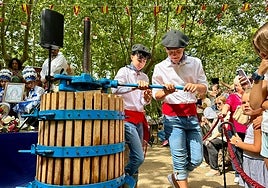 Varias bodegas de Méntrida no irán a la Fiesta del Vino en protesta por el estado de los caminos