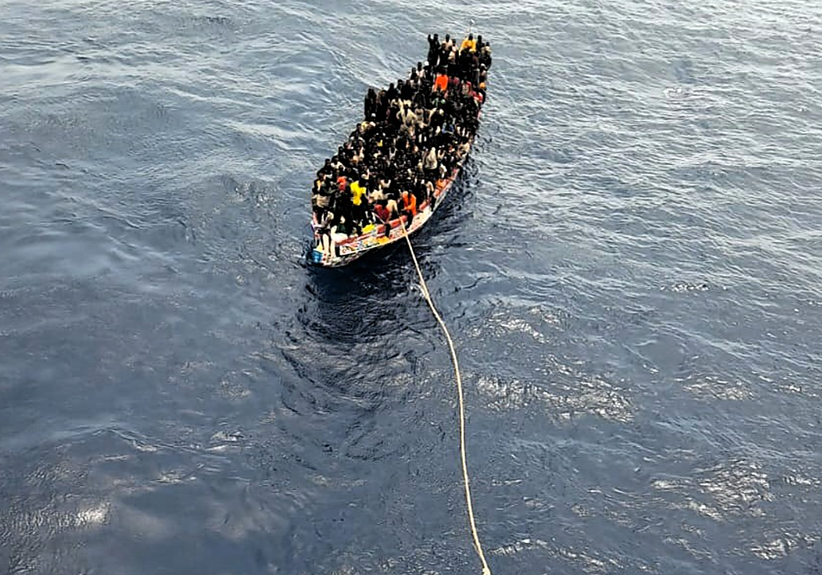 Rescate del cayuco en aguas de Gran Canaria con 258 personas