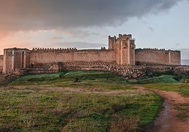Sepa cuándo y dónde inscribirse para participar en las visitas teatralizadas y exhibiciones de lucha medieval del castillo de San Martín de Montalbán