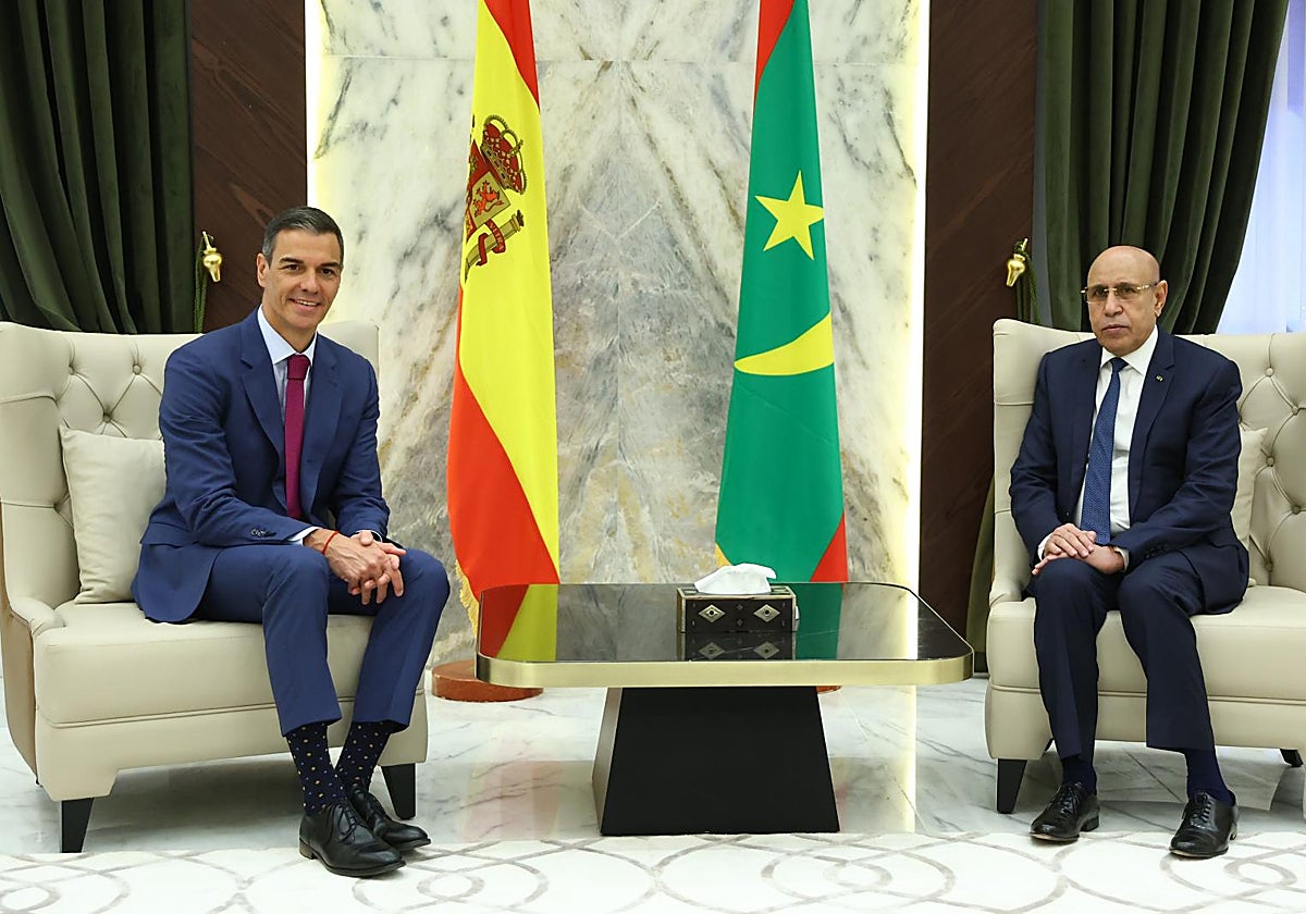 El presidente del Gobierno español, Pedro Sánchez, se reúne con el presidente de la República Islámica de Mauritania, Mohamed Cheikh El Ghazouan
