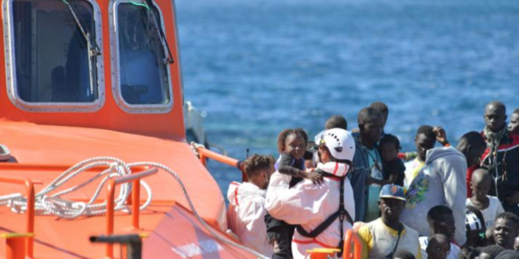Canarias exige el cumplimiento del decreto de menores migrantes y avisa: «Le puede pasar a otro territorio»