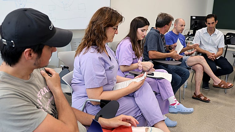 Imagen de uno de los grupos de ayuda a pacientes UCI