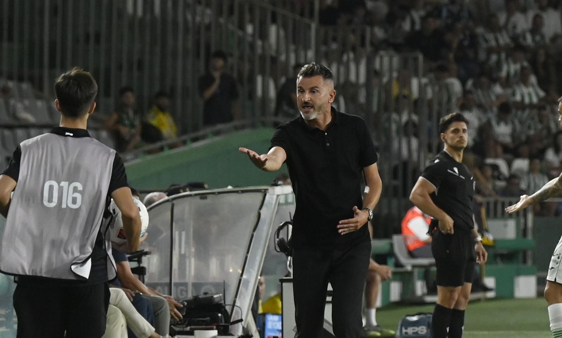 La dolorosa derrota del Córdoba ante Las Palmas, en imágenes