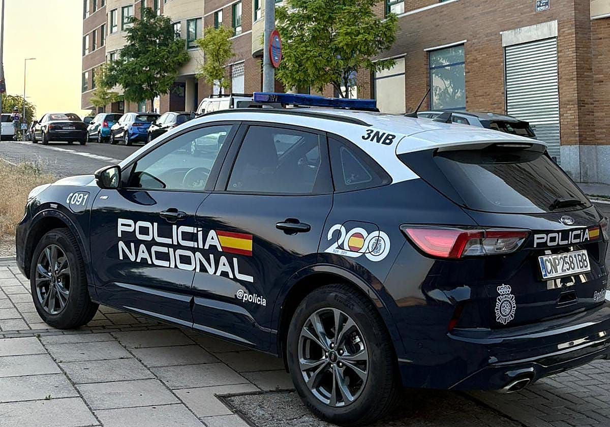Un vehículo de Policía Nacional