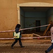 Alerta vecinal por la entrada de okupas en casas vacías tras la dana: «Nos da miedo»