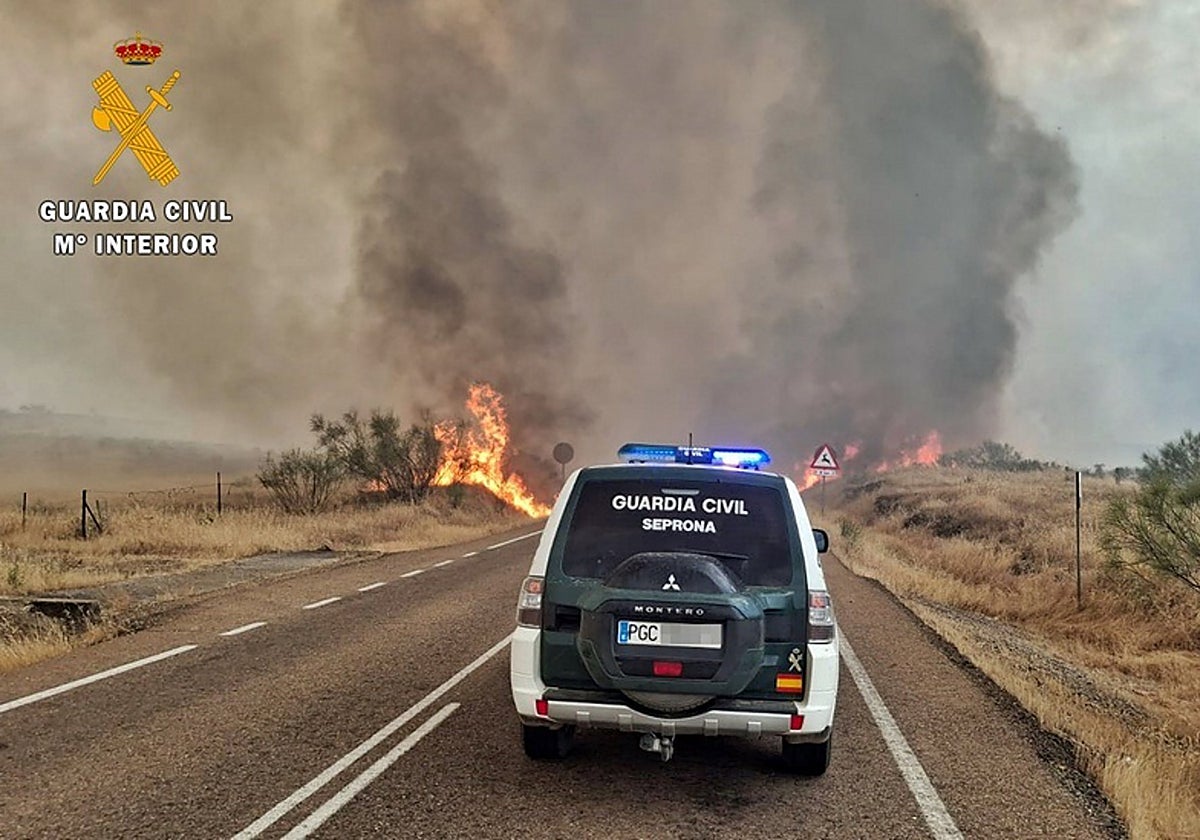 Incendio en Burguillos del Cerro