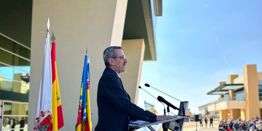 El Gobierno cesa al excomisionado de la dana un mes después de su dimisión