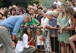 Los Reyes se vuelcan con una Sanabria herida por las llamas: «Queríamos estar cerca de los afectados»