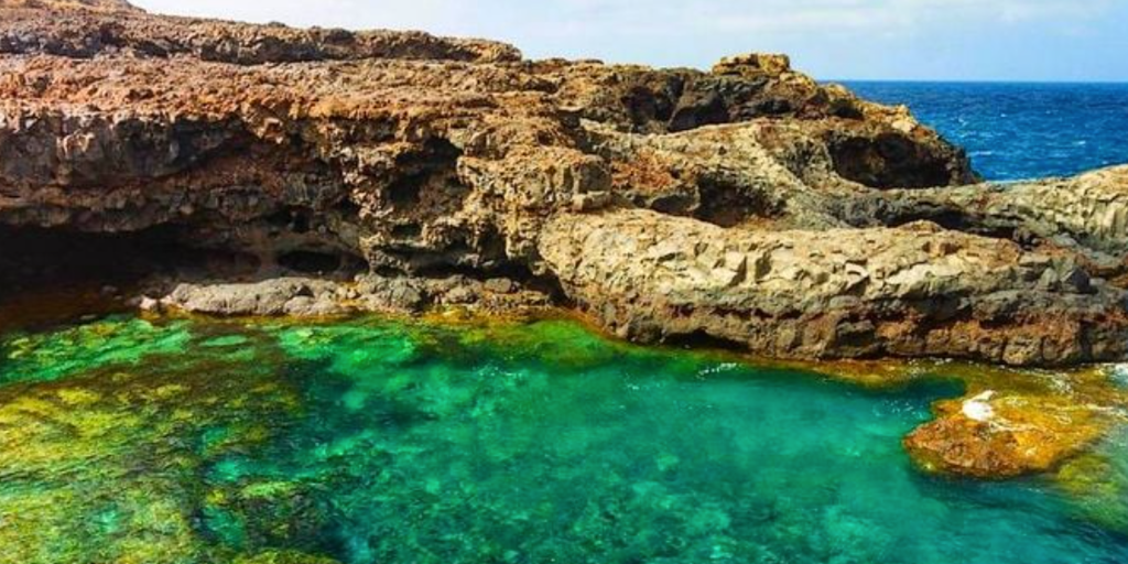 Muere una mujer de 20 años tras precipitarse accidentalmente y caer al mar en El Hierro