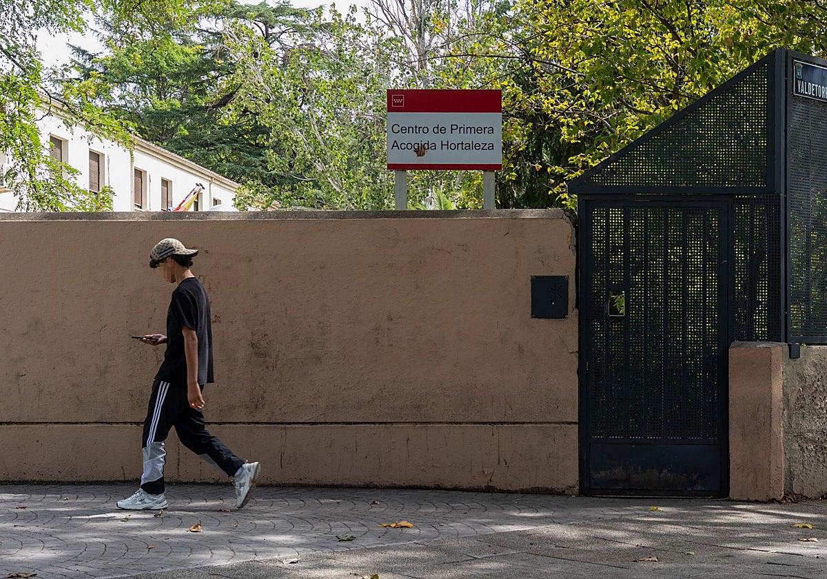 Foto: Centro de primera acogida de Hortaleza | En vídeo: Declaraciones de Ana Dávila, consejera de Familia, Juventud y Asuntos Sociales