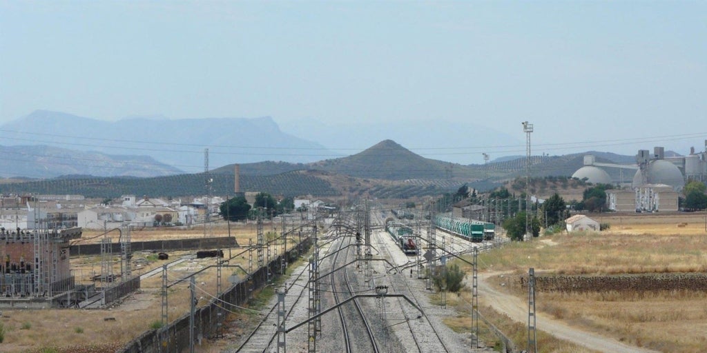 Casi 100 de los 4.300 trenes que circularán este fin de semana en la operación retorno del verano pasarán por Toledo