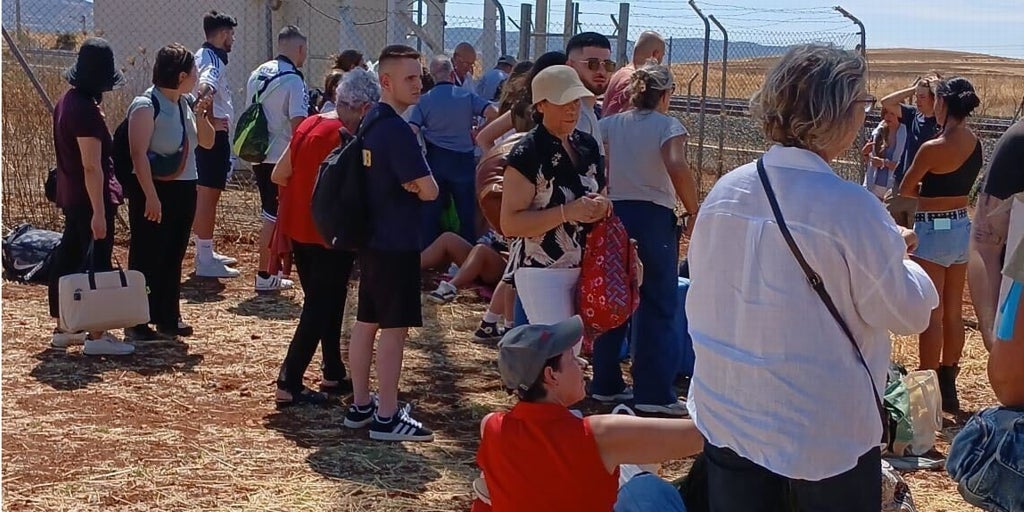 Desalojan por un incendio en un vagón a los 210 pasajeros de un AVE que cruza la provincia de Ciudad Real