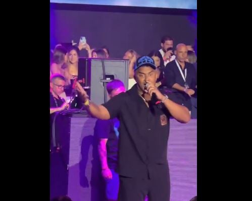 El cantante Henry Méndez en su concierto de Marbella