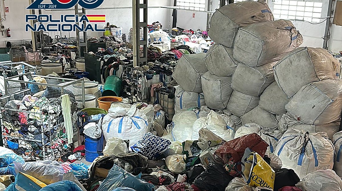 Ropa usada y donada que ha intervenido la Policía Nacional durante la operación en tres provincias