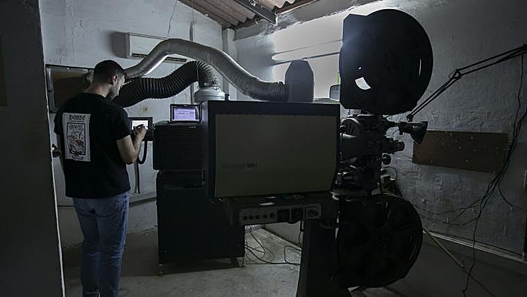 Los espectadores, ante el posible cierre de los cines de verano de Córdoba: «Son una tradición. Sería una pena»