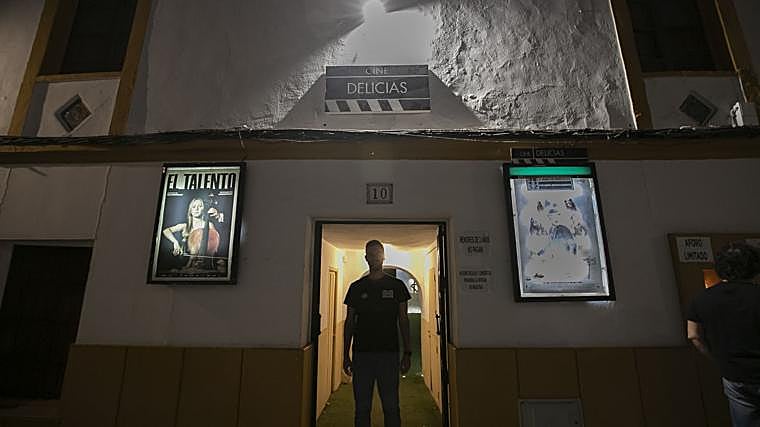 Los espectadores, ante el posible cierre de los cines de verano de Córdoba: «Son una tradición. Sería una pena»