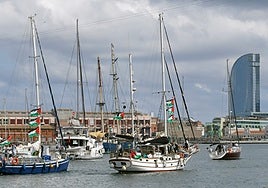 La flotilla hacia Gaza parte desde Barcelona: Greta Thunberg y Colau, a bordo