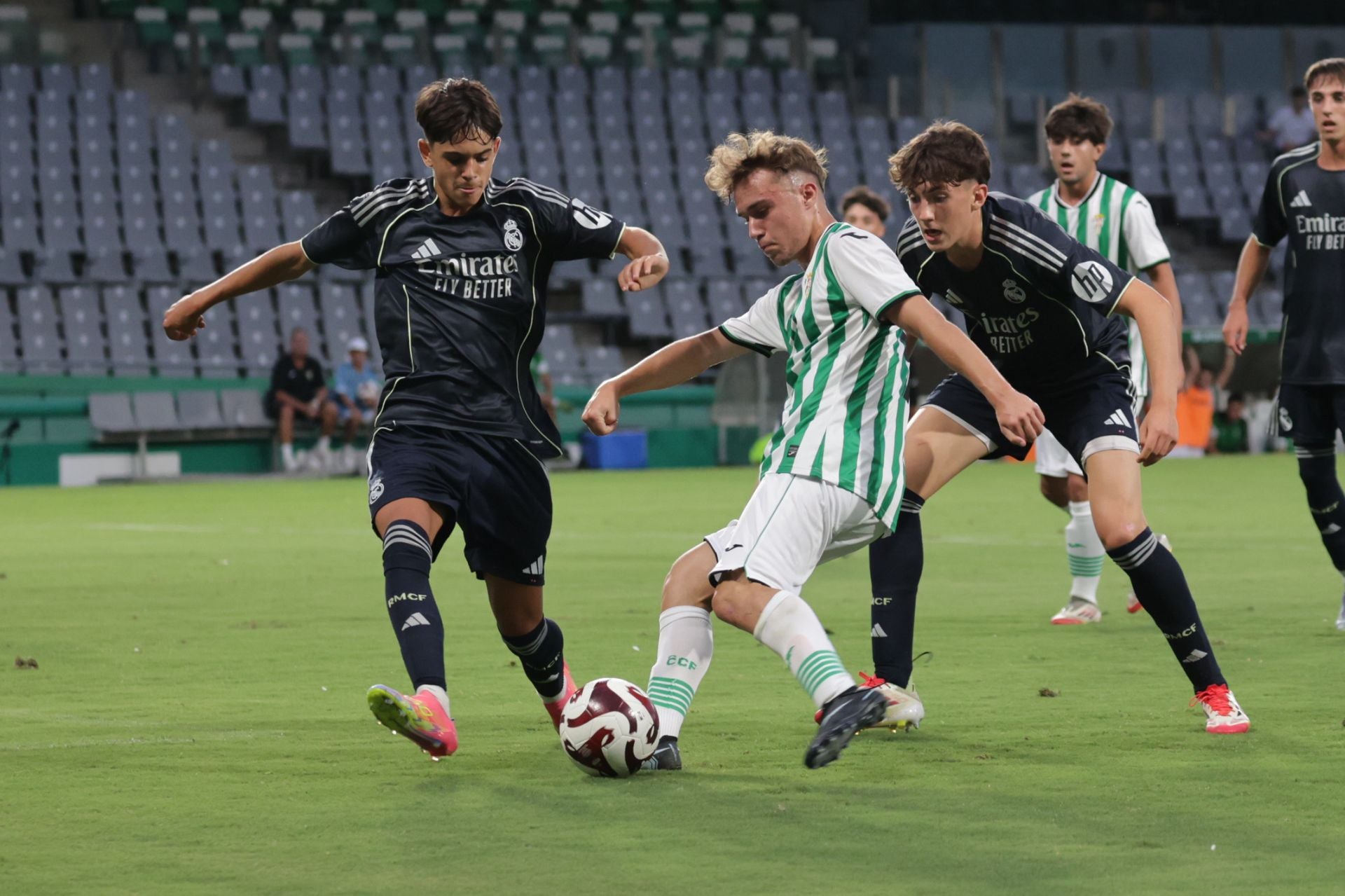 El Córdoba-Real Madrid de inicio del Mundial de Clubs Juvenil, en imágenes