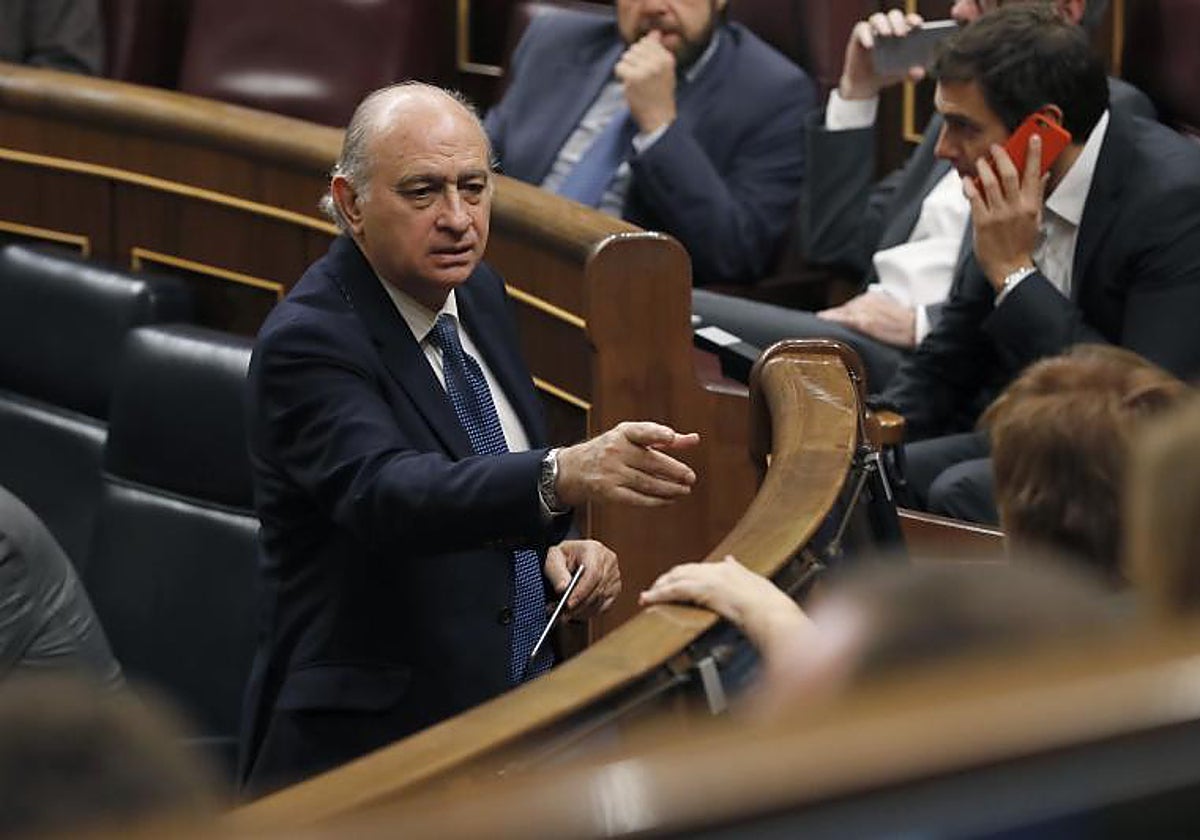 Jorge Fernández Díaz, en el Pleno del Congreso de los Diputados en 2016