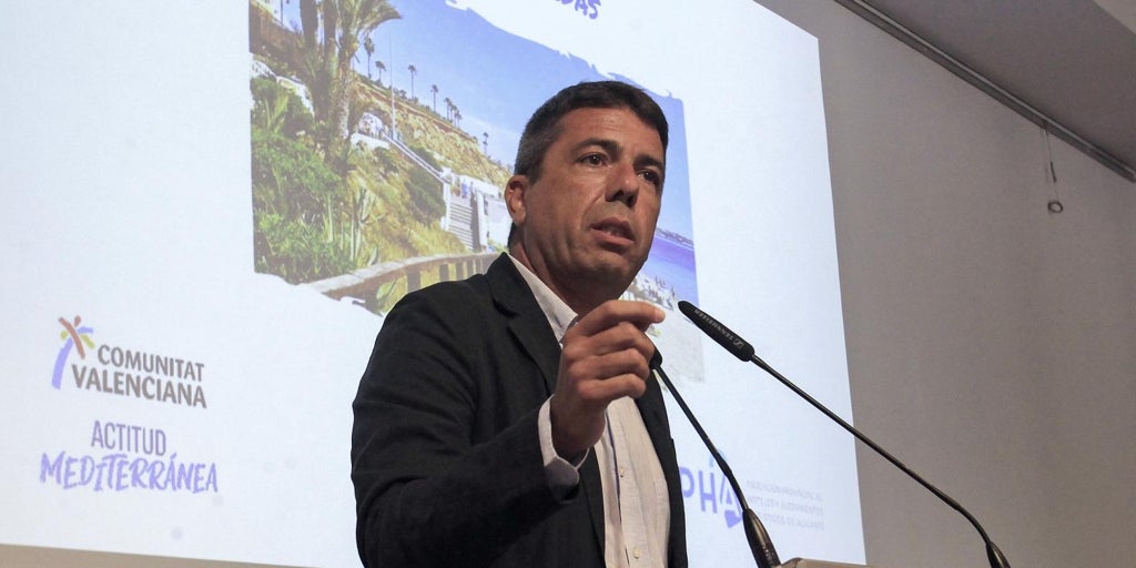 Mazón defiende que este será el curso escolar de la «libertad de la lengua» frente al modelo de la «imposición»